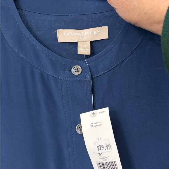 Banana Republic Elegant Deep Blue Women’s Button Down Shirt. Size M - Picture 8 of 8